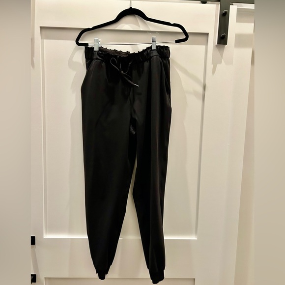 Lululemon Black Joggers Size 8 Medium - Picture 2 of 4
